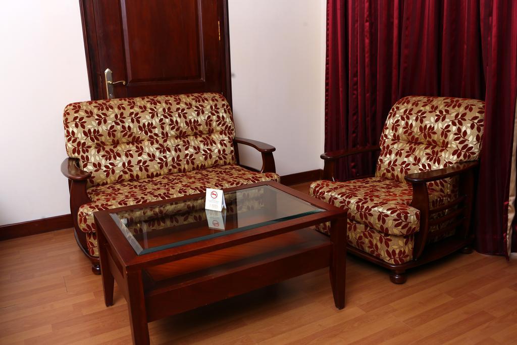 Joys Palace Hotel Thrissur Exterior foto