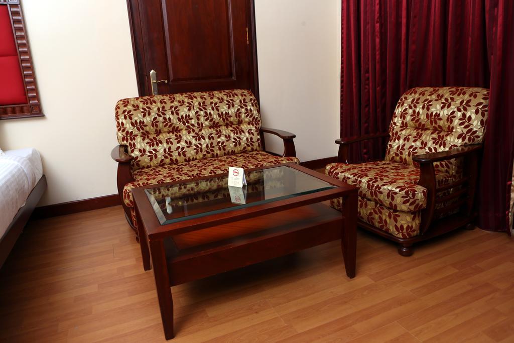 Joys Palace Hotel Thrissur Exterior foto