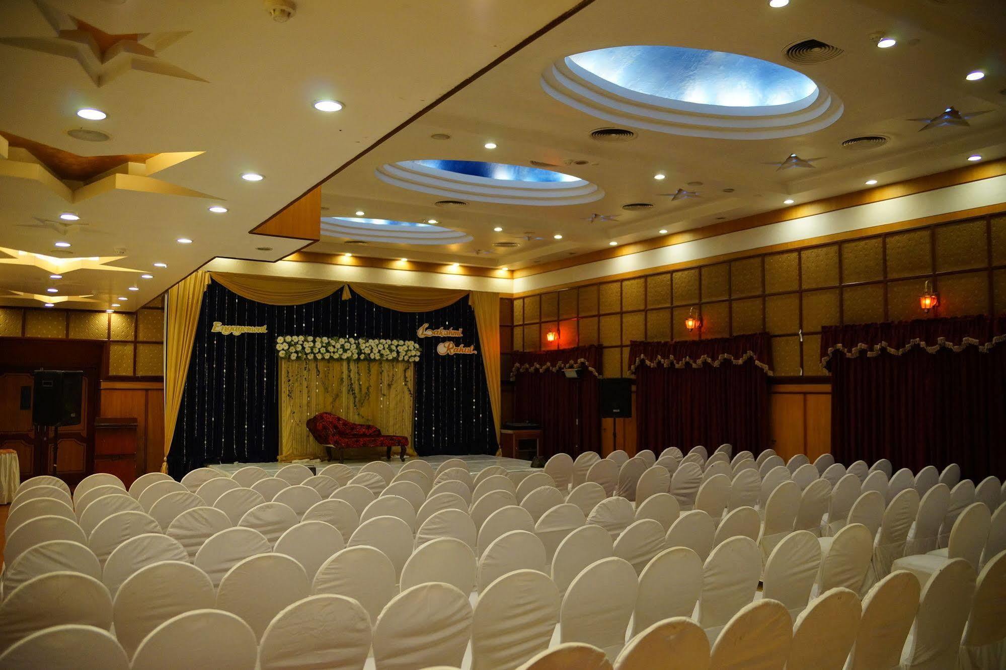 Joys Palace Hotel Thrissur Exterior foto
