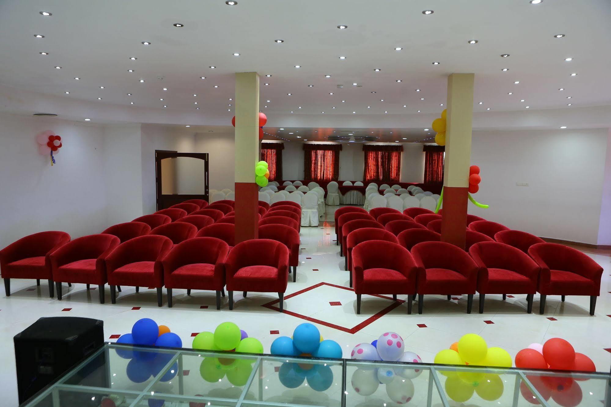 Joys Palace Hotel Thrissur Exterior foto